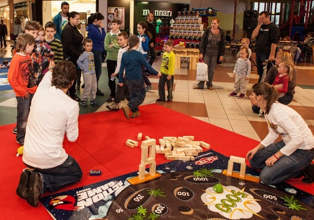 Z Angry Birds w centrum handlowym Auchan w KołbaskowieDwudniowej zabawie towarzyszyć będą liczne konkursy z nagrodami.