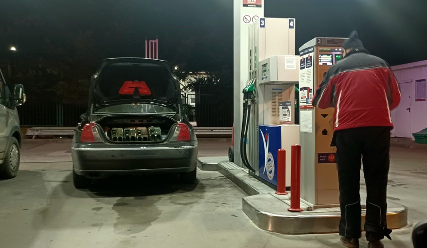 Sytuacja na stacjach benzynowych we Wrocławiu, po wkroczeniu...