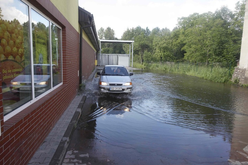 Powódź w Dąbrowie Górniczej: Podtopienia w Strzemieszycach