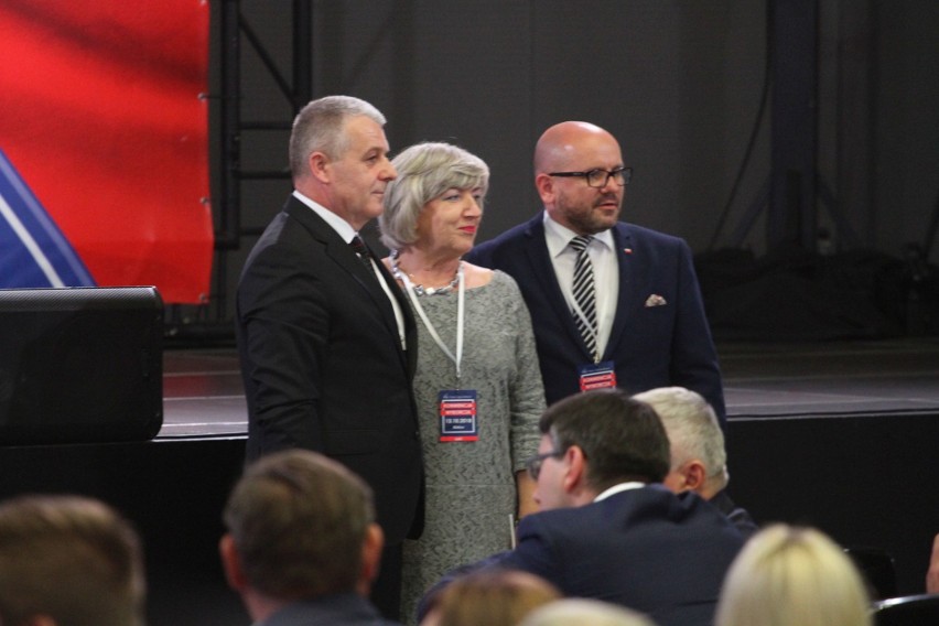 Jarosław Kaczyński i Mateusz Morawiecki w sobotę na konwencji wyborczej PiS w Kielcach [ZAPIS TRANSMISJI]