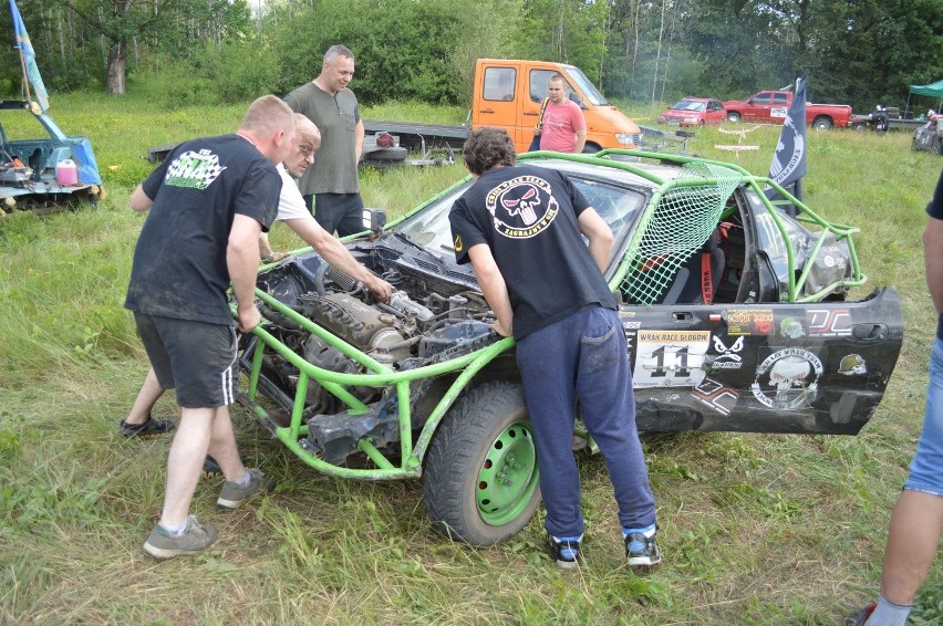 Wraki ścigały się w tumanach kurzu [FOTO]