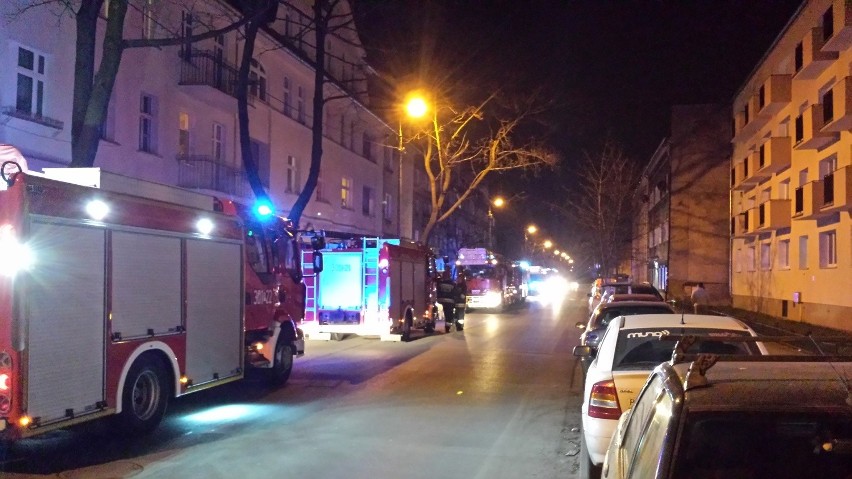 Poznań: Pożar w mieszkaniu w kamienicy przy ul. Łukaszewicza