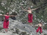 Tańczą na przekór śmierci. Bandaloop łączy taniec, dynamikę i wspinaczkę (wideo)
