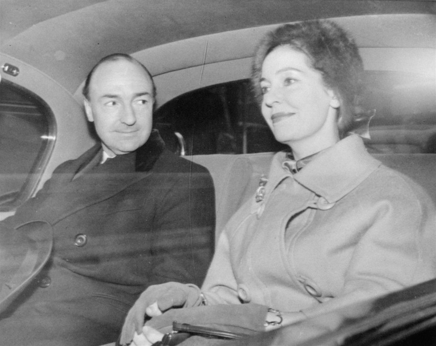 John Profumo z żoną Valerie Hobson