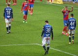 Raków Częstochowa - Lech Poznań 3:1. Podopieczni Marka Papszuna wyjaśnili aspiracje Kolejorza. Fatalny debiut Macieja Skorży