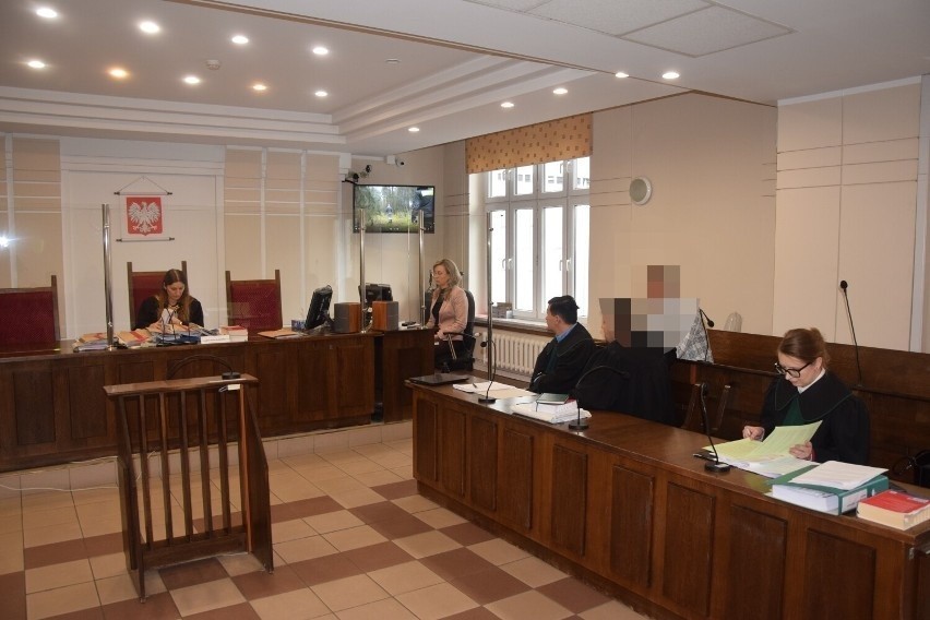 Koniec procesu w sprawie zabicia żubra w Dąbrównie. Prokurator chce dwóch lat więzienia dla głównego oskarżonego