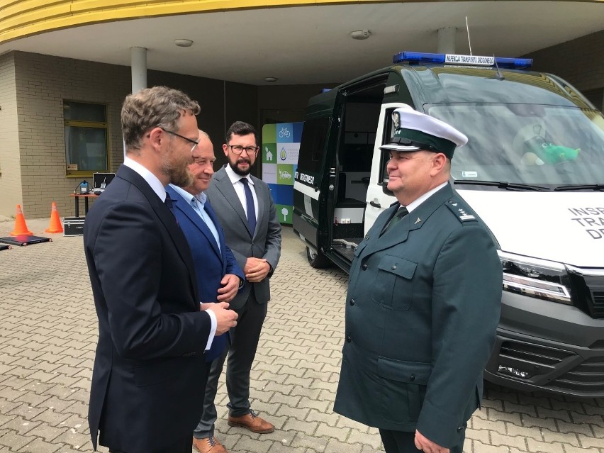 Nowy radiowóz dla Wojewódzkiej Inspekcji Transportu...