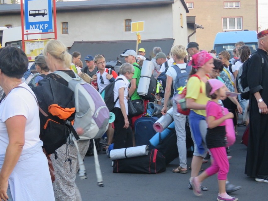 Gliwicka Piesza Pielgrzymka na Jasną Górę 2015 dotarła do Tworoga [ZDJĘCIA]