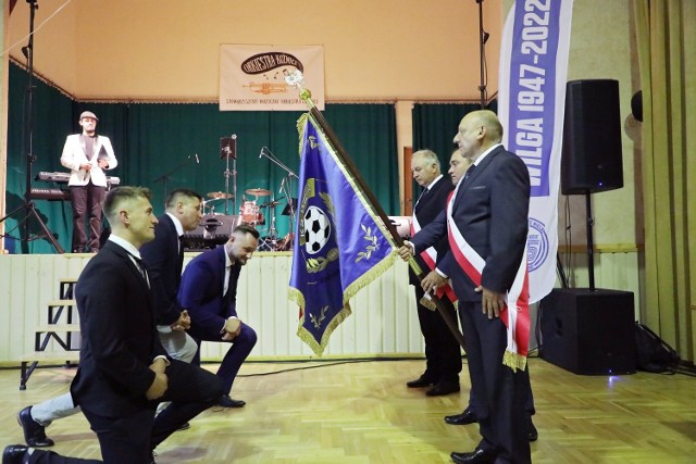 KS Wilga Koźmice Wielkie ma już 75 lat. na jubileusz nadano klubowi sztandar. Nie zabrakło także okolicznościowej wystawy, wyróżnień dla zasłużonych działaczy, prezentacji sportowych i artystycznych oraz wielu innych atrakcji