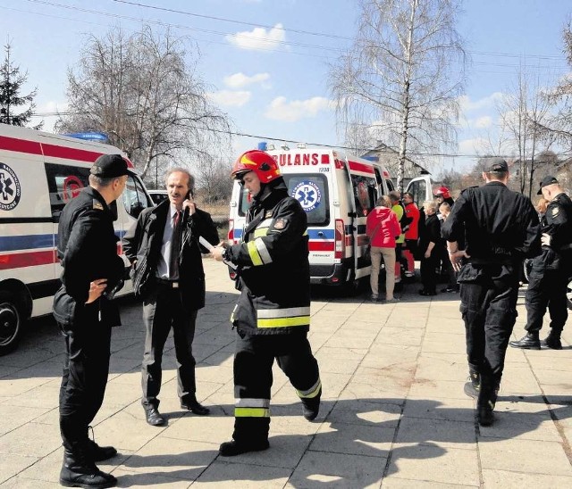 Ewakuacja szkoły i badania dzieci w karetkach trwały trzy godziny