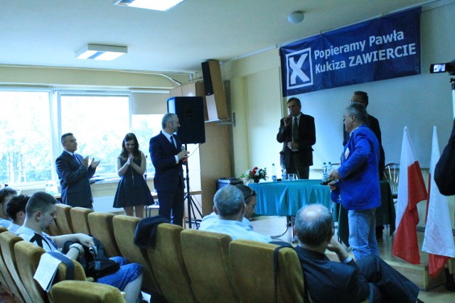 Podczas czwartkowej debaty w Zawierciu zmierzyli się ze sobą przedstawiciele Janusza Korwin-Mikke oraz Pawła Kukiza. Tematem były Jednomandatowe Okręgi Wyborcze.