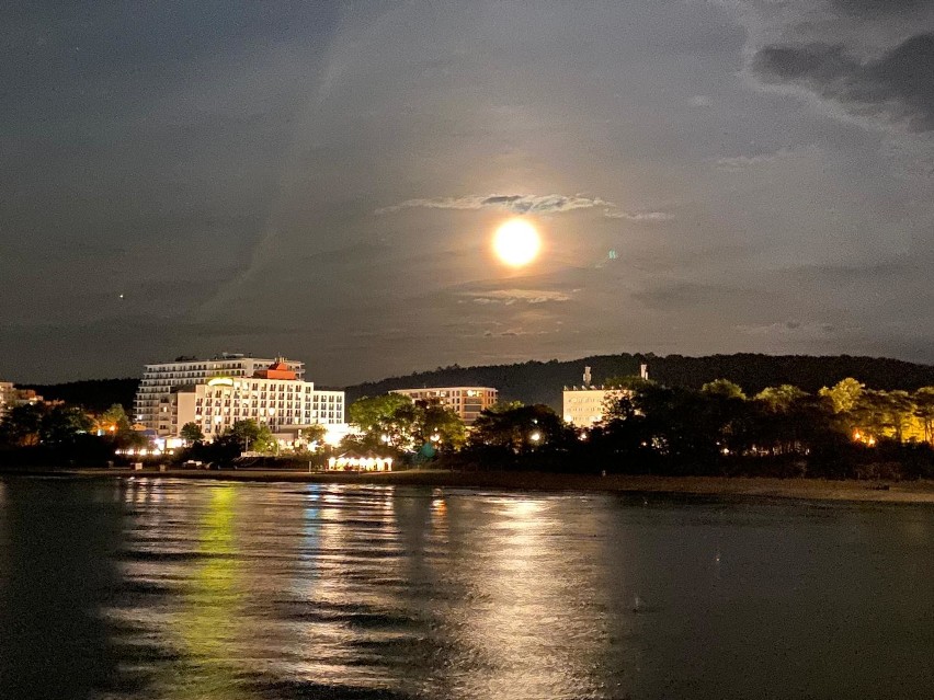 Międzyzdroje nocą wcale nie śpią. Zobacz zdjęcia!  