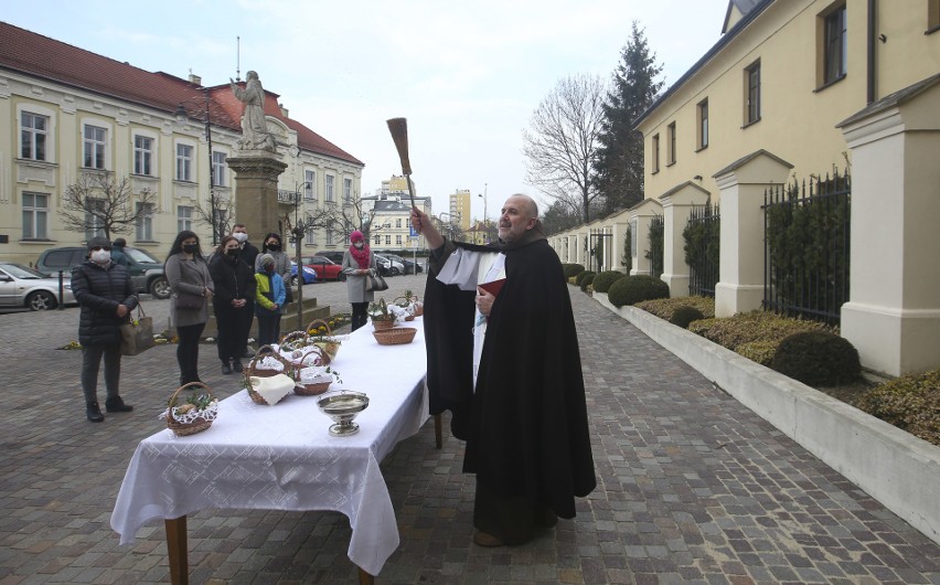 W Wielką Sobotę w rzeszowskich kościołach odbyło się...