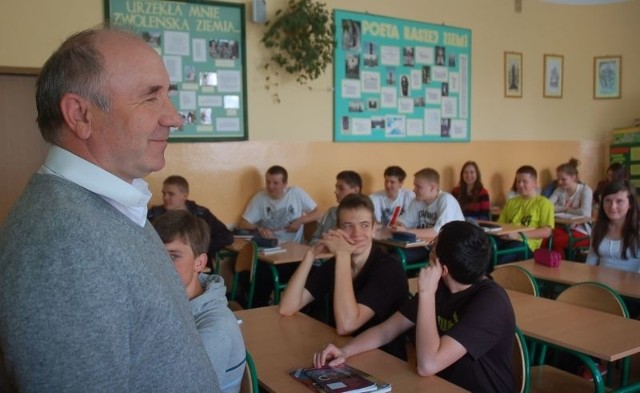 - To wyróżnienie dla wszystkich nauczycieli mojej szkoły - mówi Leszek Pęksyk, matematyk z liceum w Zwoleniu, laureat tytułu Belfer Roku 2012/2013 w powiecie zwoleńskim.