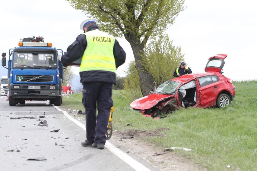 Karambol na drodze Wrocław - Świdnica. 9 osób rannych, w tym dwie ciężko