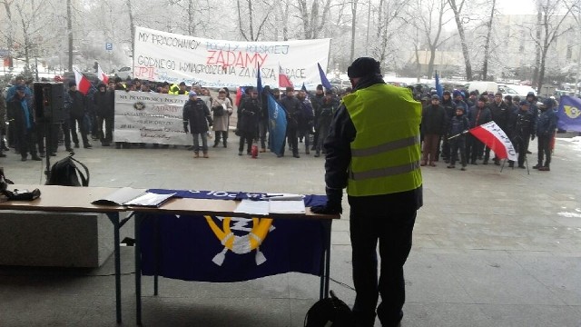 Pracownicy Poczty Polskiej protestowali w Poznaniu