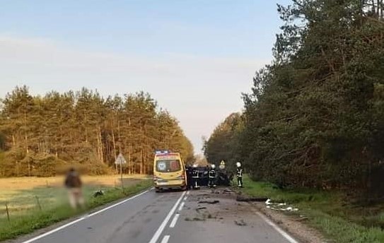 Tymianki-Dębosze. Samochód dachował. W wypadku ucierpiała jedna osoba