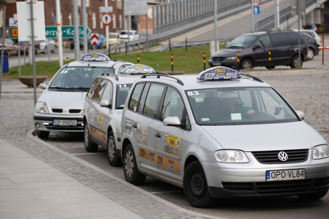 Mimo że od powiększenia Opola minęło blisko 1,5 roku mieszkańcy Winowa, Czarnowąsów, czy Wrzosek wciąż płacą za przejazd taksówką tak, jakby nadal mieszkali poza stolicą regionu