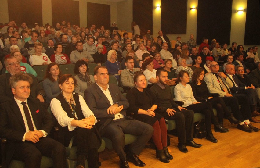 "Świętokrzyscy Burzyciele Barier" z okazji Międzynarodowego Dnia Osób Niepełnosprawnych. Poznaj laureatów i wyróżnionych (ZDJĘCIA)