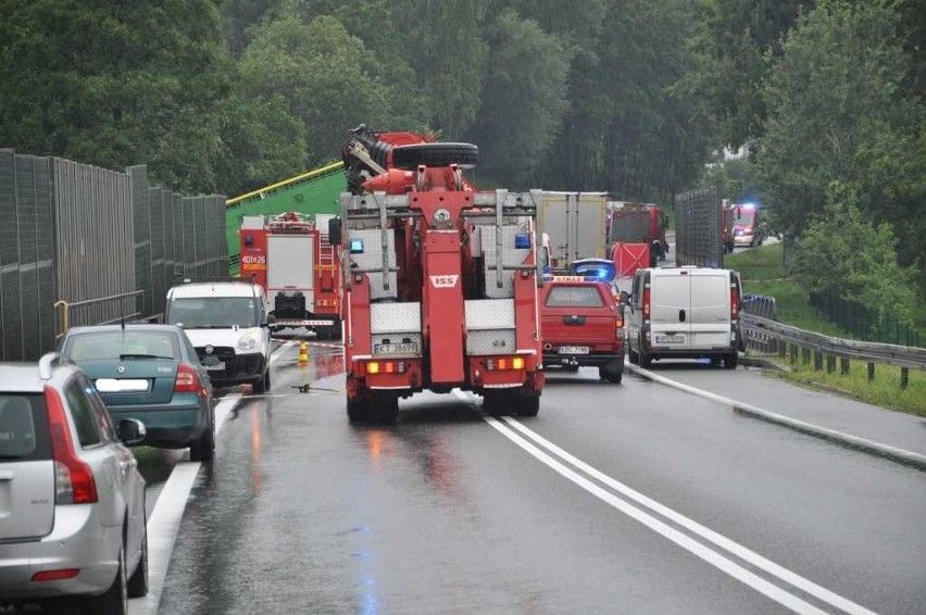 Wypadek w Bochni na DK 94. Nie żyją dwie osoby [ZDJĘCIA, WIDEO]