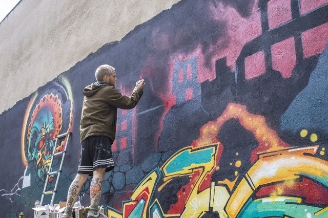 Do Zespołu Szkół Budowlano-Drzewnych w Poznaniu znów przyjadą najlepsi grafficiarze w kraju. Pokażą swoje umiejętności, malując mury szkoły podczas drugiej edycji Festiwalu Graffiti ZSB-D w sobotę, 21 maja.