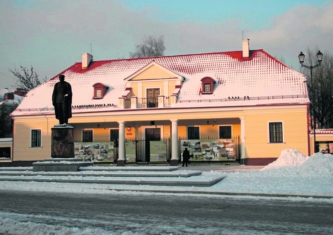 Tak zaczynało Archiwum Państwowe. Jeden pokój i trzy piwnice