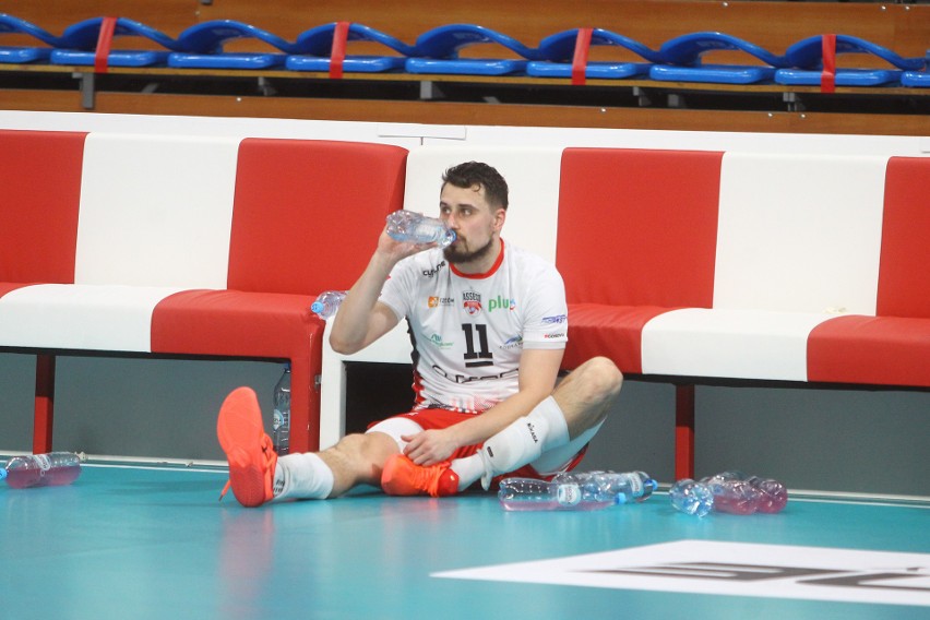 Asseco Resovia - PGE Skra Bełchatów 0:3 (20:25, 21:25,22:25)...