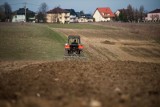 Rolnicy z Wielkopolski czekają na dopłaty bezpośrednie. Tych nie ma od miesiąca