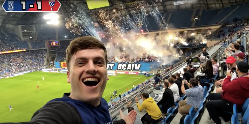 Zagraniczny Youtuber odwiedził polskie stadiony. Jest zachwycony atmosferą i kibicami. Był na Lechu Poznań i Legii Warszawa