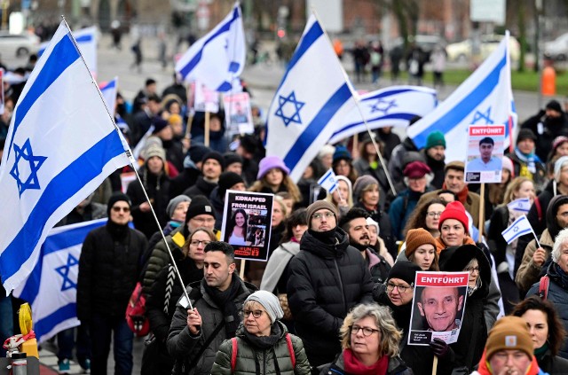 W Izraelu wciąż odbywają się demonstracje pod hasłem uwolnienia wszystkich zakładników z rąk Hamasu.