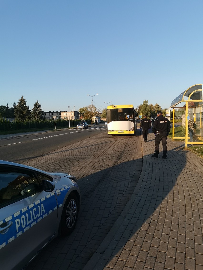 Policjanci z Olkusza sprawdzili czy mieszkańcy przestrzegają...