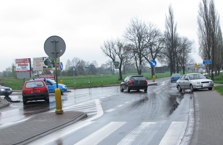 Zderzenie na skrzyżowaniu w Tarniówce w Osieku. Hyundai wymusił pierwszeństwo