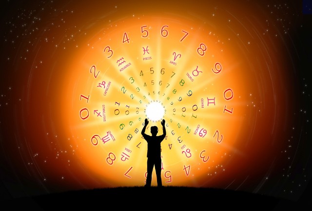 Horoskop dzienny czwartek 28 października 2021 roku. Co dla każdego znaku zodiaku zdradza dziś horoskop codzienny na czwartek 28.10.2021. Co cię dziś czeka? Wróżka Ekspiria ma dla ciebie odpowiedź.