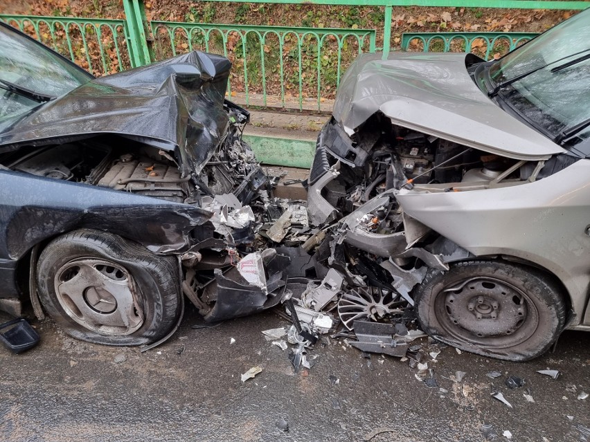 Wypadek w Przemyślu. Na ul. Okrzei zderzyły się trzy samochody. Jedna osoba ranna [ZDJĘCIA]