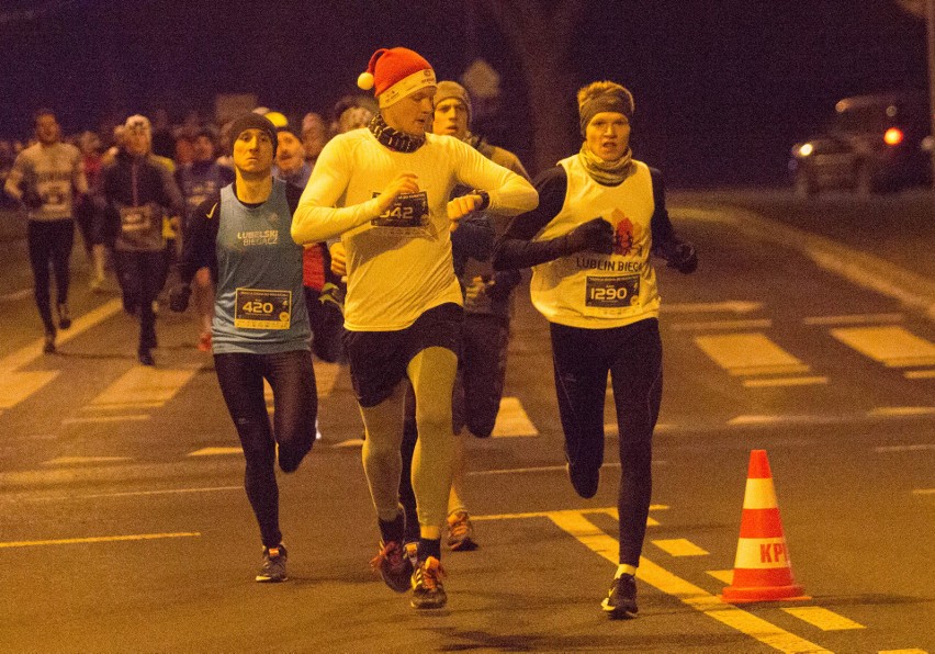 Trzecia Dycha do Maratonu 2018. Nocne marki biegowe w akcji (ZDJĘCIA, WIDEO)