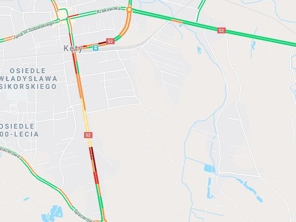 Kęty. Czołowe zderzenie na drodze krajowej nr 52. Ranna jedna osoba