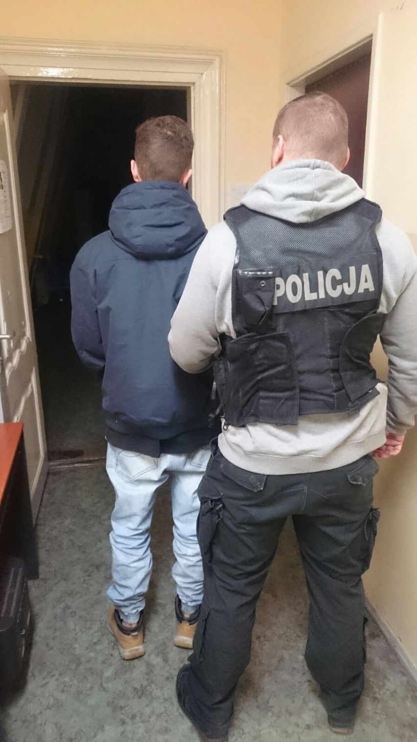 Gdańscy policjanci zabezpieczyli ponad kilogram narkotyków....