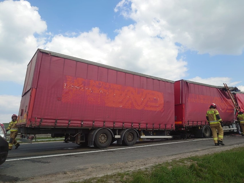 Jedna osoba nie żyje, a dwie zostały ranne na skutek wypadku...