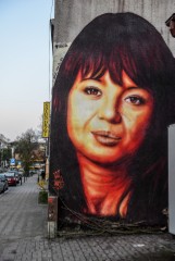 Mural z Anną Przybylską, o którym huczy w całej Polsce został poprawiony! Wygląda lepiej?