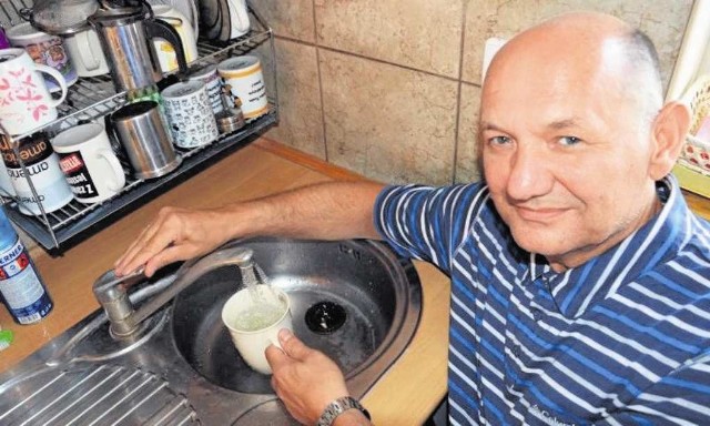 Zbigniew Rusnak z Łososiny Dolnej czekał od 2001 roku, żeby odkręcić kurek kranu w swojej kuchni. Dla niego susza właśnie się skończyła