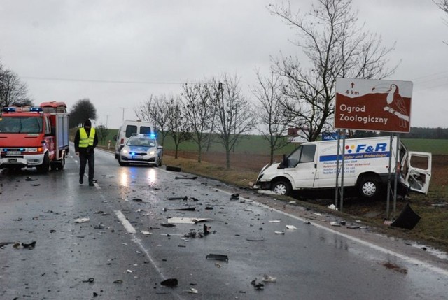 Kierowca forda nie przeżył wypadku, do którego doszło na trasie Jaromierz - Chrząstowo.