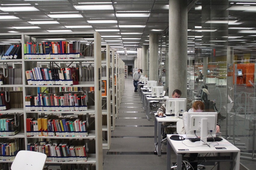 Biblioteka akademicka Katowice. Noc w CINiBA