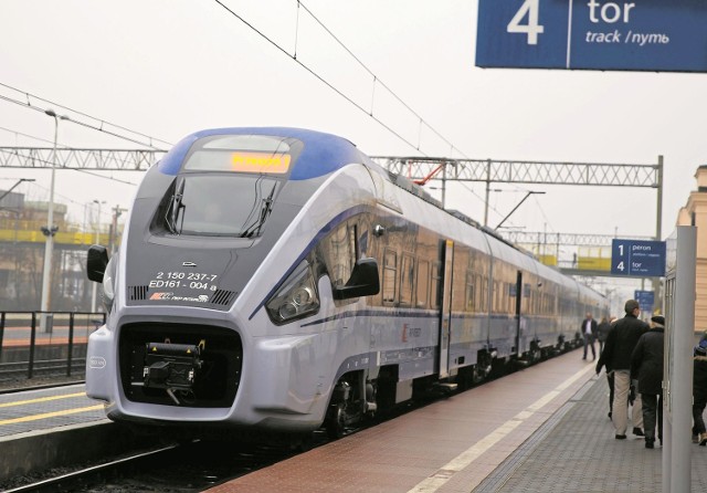 Pierwszy supernowoczesny pociąg PesaDART przywiózł podróżnych do Białegostoku 30 grudnia ubiegłego roku