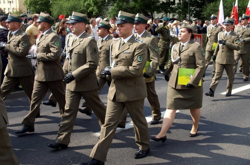 Defilada w Koszalinie w ramach obchodów Święta Wojska...