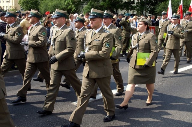 Defilada w Koszalinie w ramach obchodów Święta Wojska Polskiego.