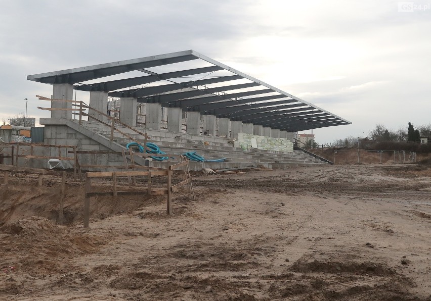 Stadion w Szczecinie. Prace budowlane idą pełna parą. Nowe ZDJĘCIA z placu budowy