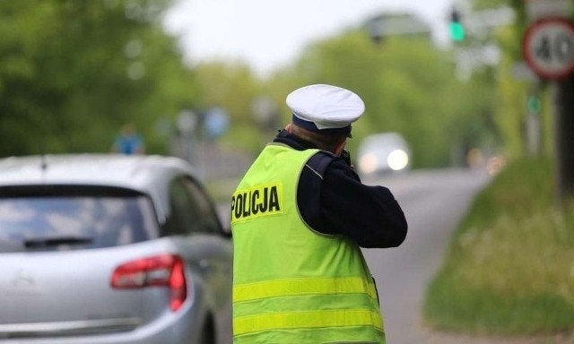 Policjanci zatrzymali 29-latka, który jechał autem 103 km/h, w miejscu gdzie obowiązuje 50km/h.