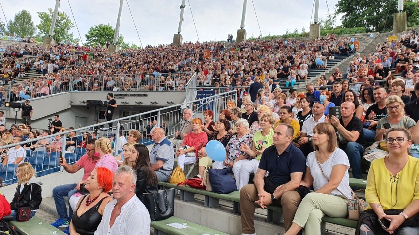 Zaszczepieni mieszkańcy regionu chętnie przyszli na koncert...