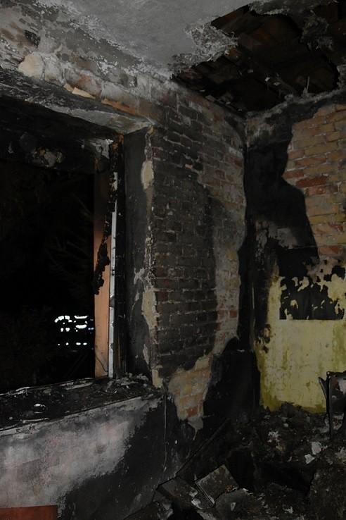 Biała Podlaska. Tragiczny pożar jednego z mieszkań w budynku wielorodzinnym. Podczas akcji znaleziono ciało 44-latka