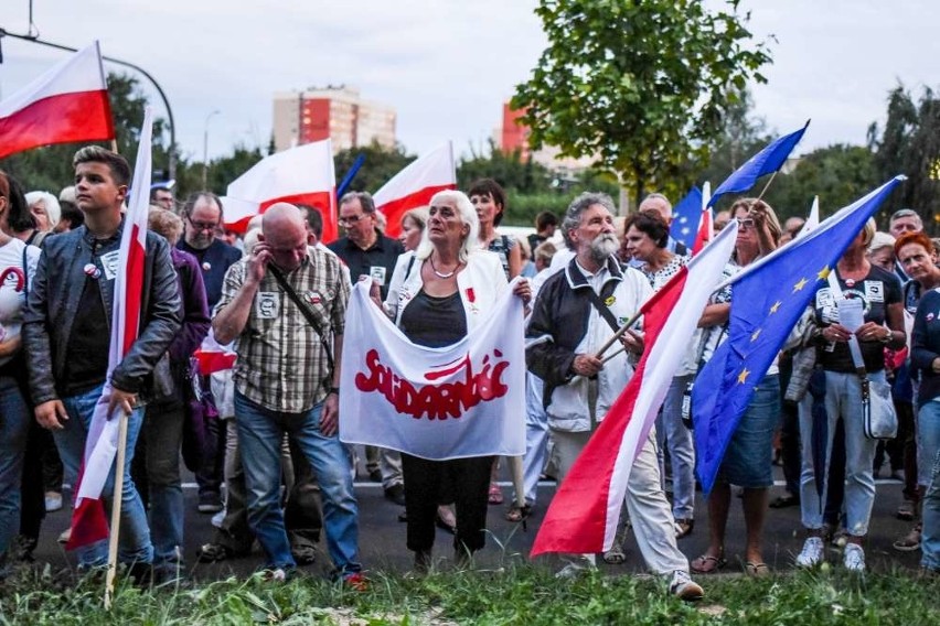 Demonstracja KOD w Poznaniu w rocznicę Porozumień...